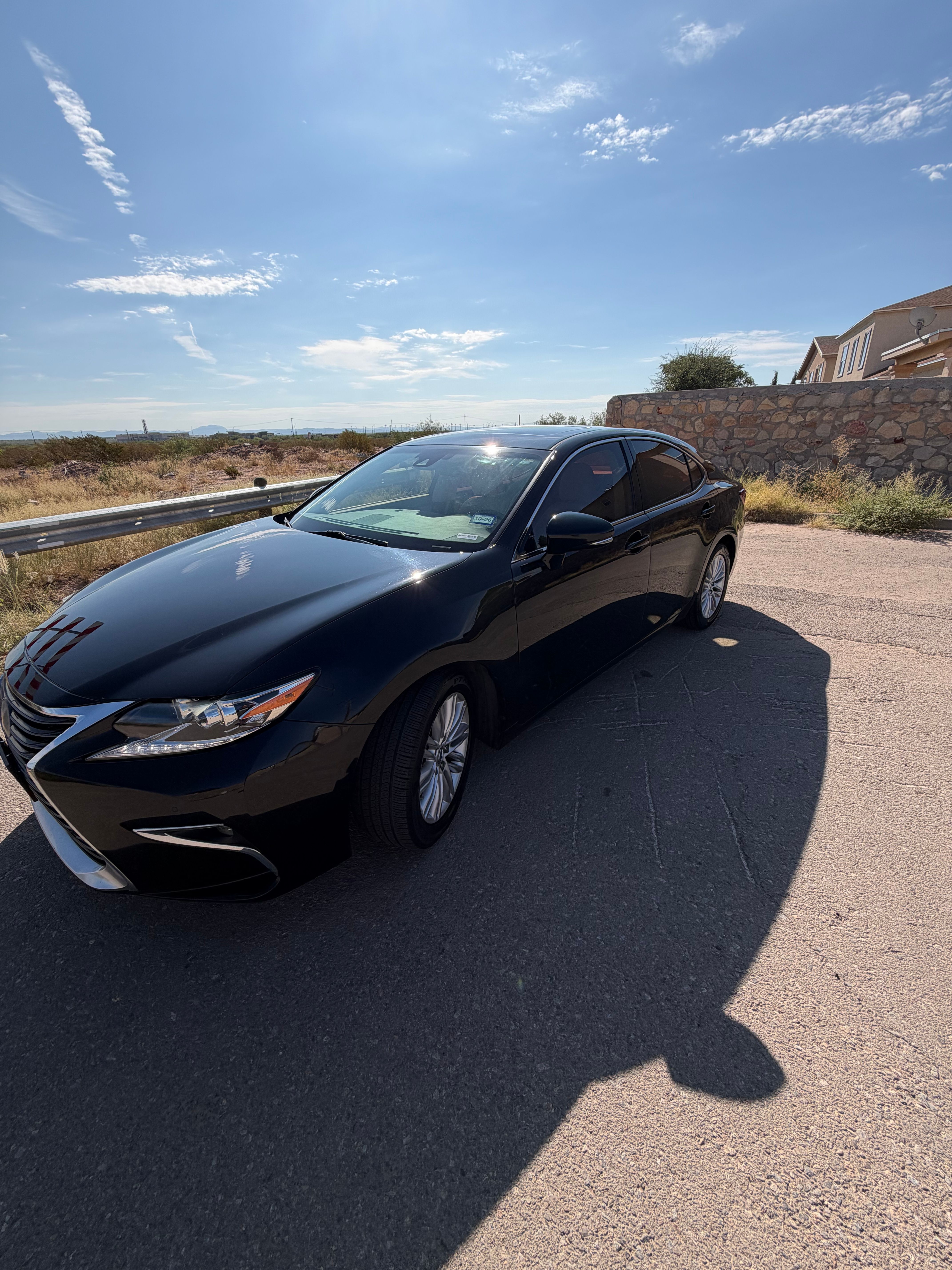 Used 2017 Lexus ES 350 w/ Premium Package FWD image 2