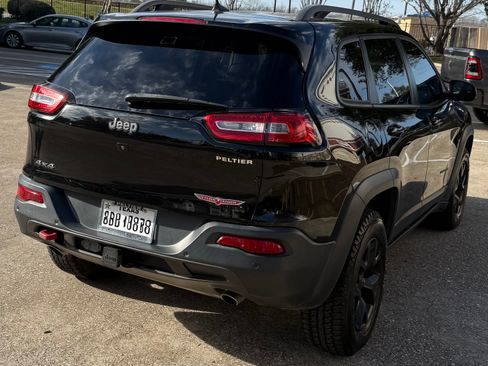 Used 2018 Jeep Cherokee Trailhawk w/ Comfort/Convenience Group image 9