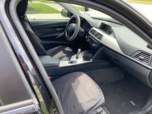 Used 2014 BMW 320i xDrive Sedan AWD/4WD image 4