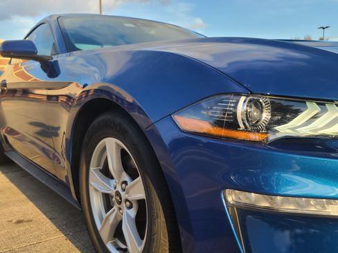 Used 2022 Ford Mustang Coupe image 12