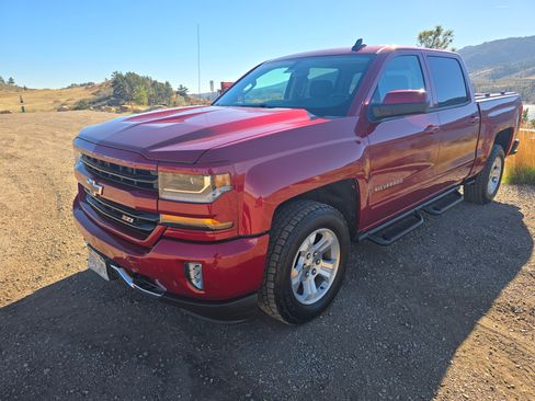 Used 2018 Chevrolet Silverado 1500 LT w/ All Star Edition image 4