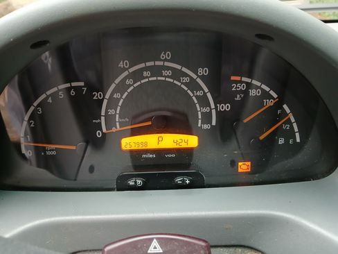 Used 2006 Dodge Sprinter 2500 w/ Comfort Seating Group image 2