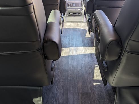 Used 2022 Mercedes-Benz Sprinter 2500 image 15