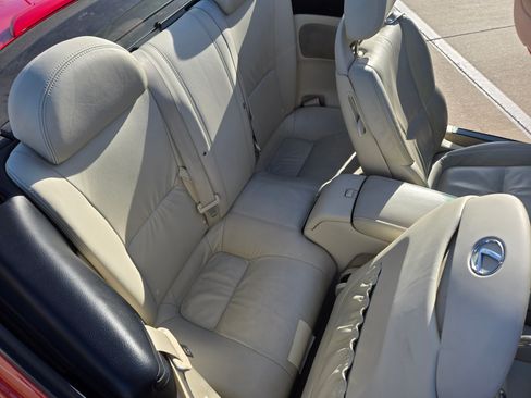 Used 2005 Lexus SC 430 Convertible image 30