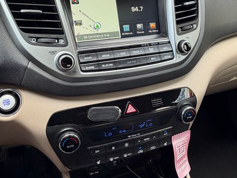 Used 2017 Hyundai Tucson SE Plus AWD/4WD image 9