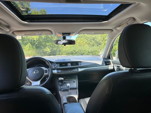 Used 2013 Lexus CT 200h FWD image 15