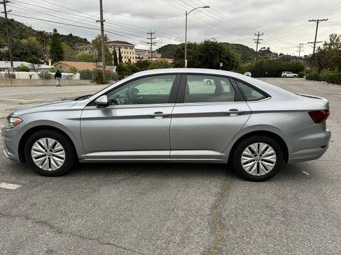 Used 2020 Volkswagen Jetta S w/ Driver Assistance Package image 30