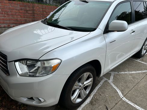 Used 2010 Toyota Highlander Limited image 10