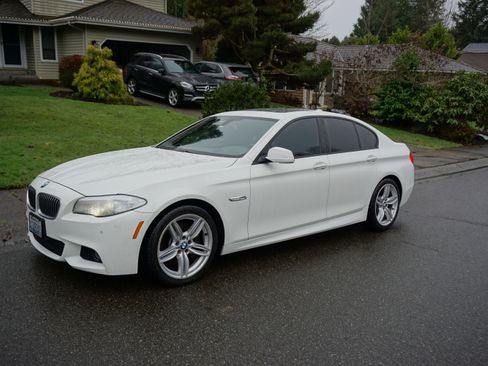 Used 2013 BMW 535i Sedan image 11