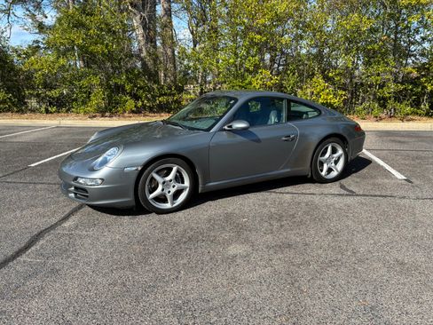 Used 2005 Porsche 911 Carrera image 2