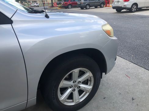 Used 2010 Toyota Highlander 2WD image 5