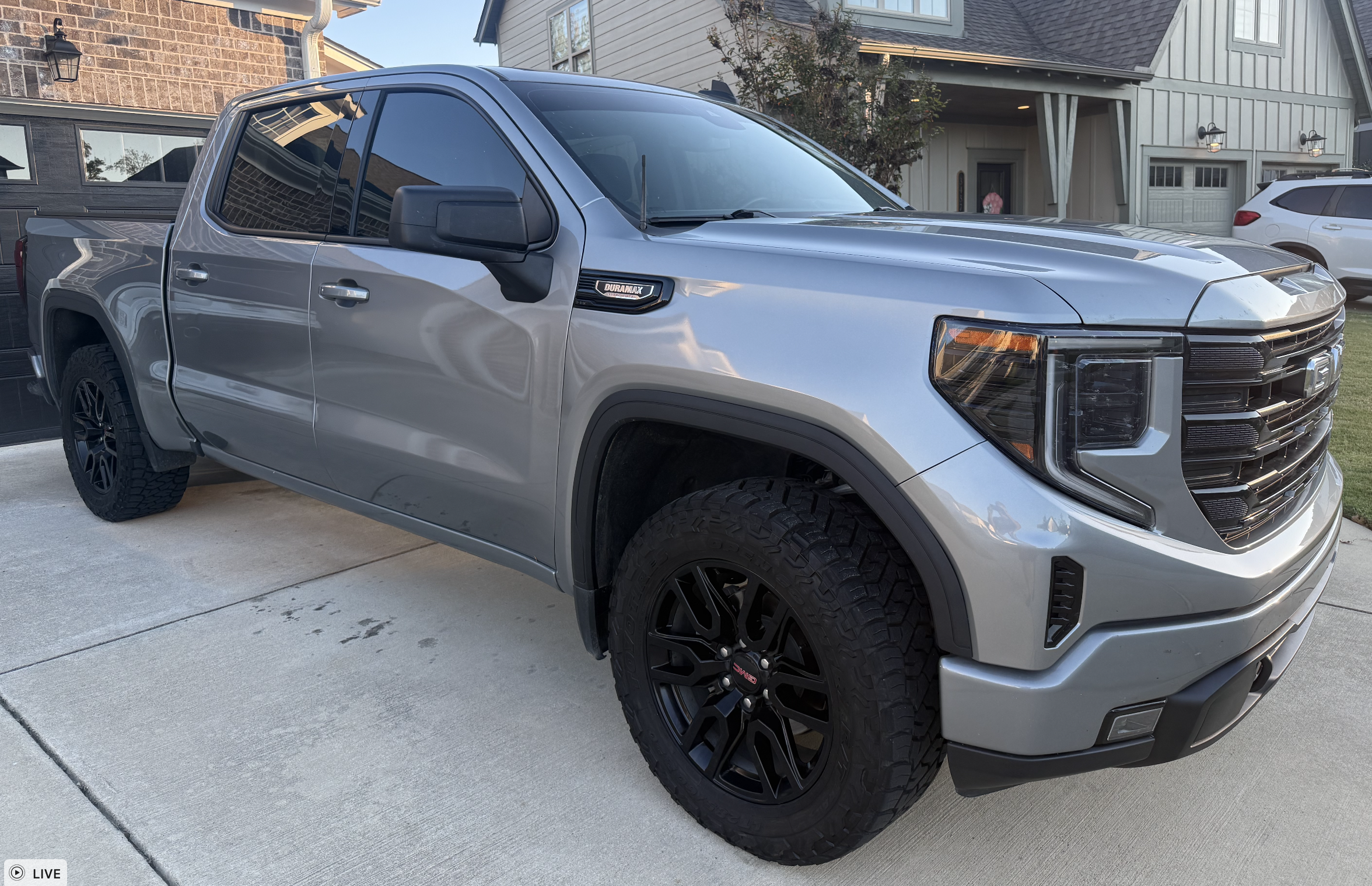 Used 2024 GMC Sierra 1500 Elevation AWD/4WD image 1