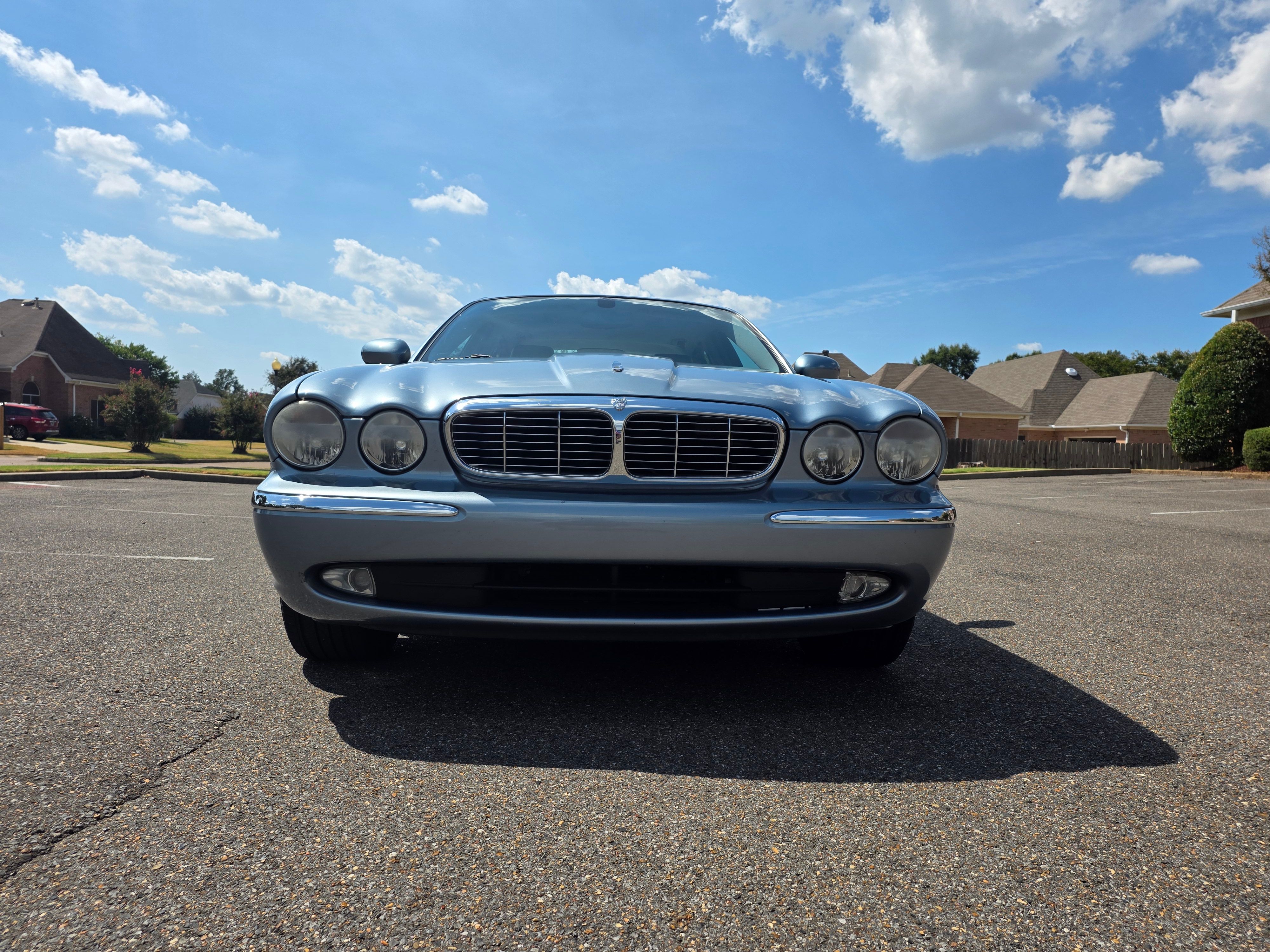 Used 2005 Jaguar XJ8 RWD image 2