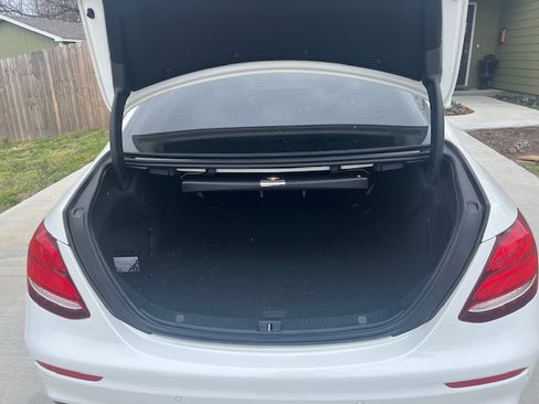 Used 2019 Mercedes-Benz E 300 image 6