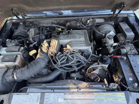 Used 2000 Ford Explorer Limited RWD image 9