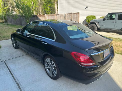 Used 2015 Mercedes-Benz C 300 Sedan image 11