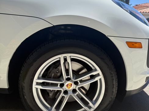 Used 2021 Porsche Macan AWD/4WD image 10