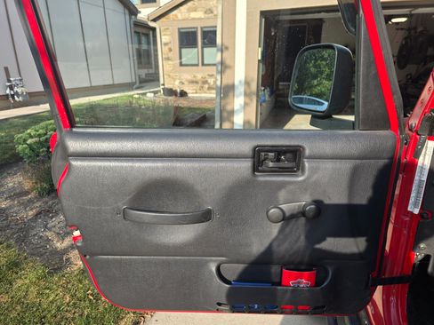 Used 2006 Jeep Wrangler Unlimited AWD/4WD image 11
