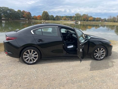 Used 2020 MAZDA MAZDA3 Sedan w/ Select Package image 15