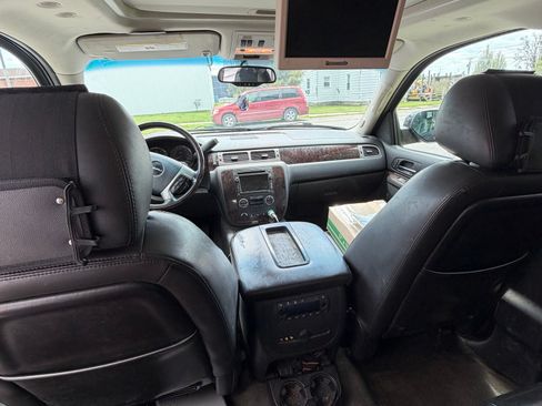Used 2011 GMC Yukon Denali AWD/4WD image 11