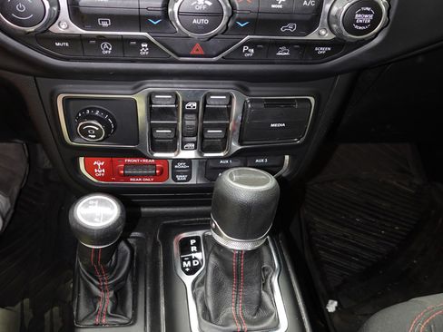 Used 2021 Jeep Gladiator Rubicon image 13