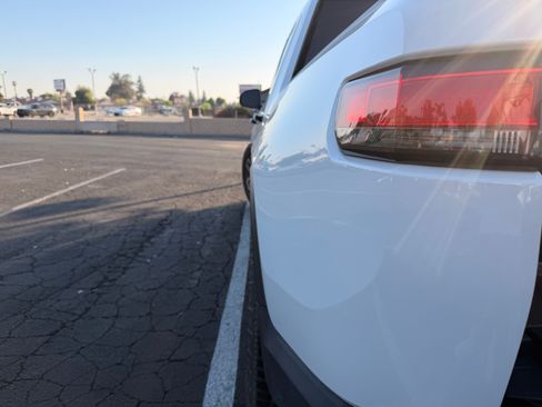 Used 2023 Rivian R1T Adventure image 12