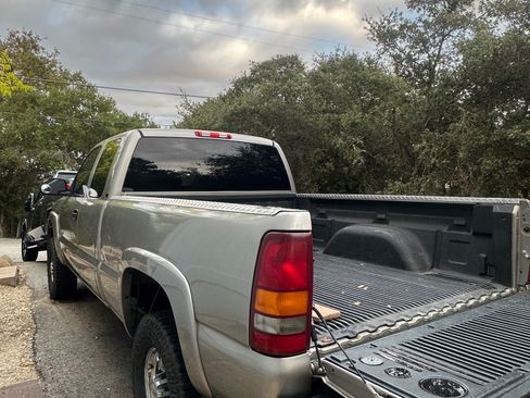 Used 2001 Chevrolet Silverado 2500 LT w/ Off-Road Skid Plate Pkg image 12