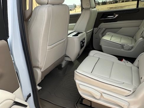 Used 2026 GMC Yukon XL Denali w/ LPO, Floor Liner Package image 23