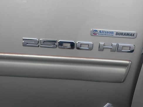 Used 2008 GMC Sierra 2500 SLT w/ Convenience Package RWD image 8
