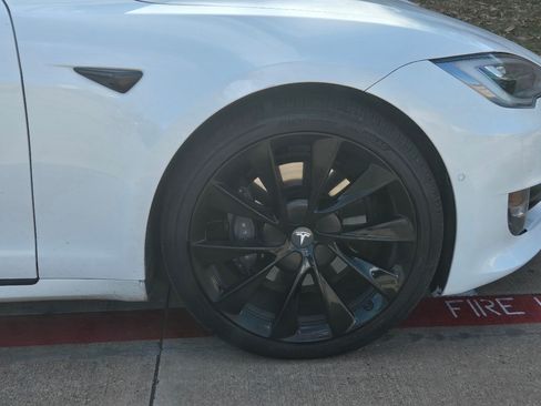 Used 2021 Tesla Model S Long Range Plus image 2