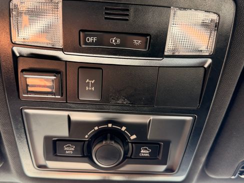 Used 2020 Toyota Tacoma TRD Off-Road image 10