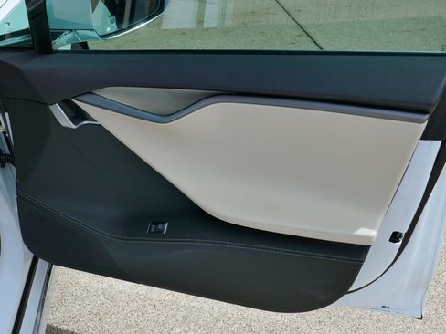 Used 2018 Tesla Model S 75D AWD/4WD image 23