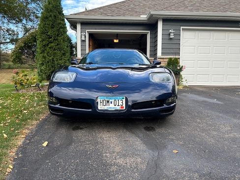 Used 2000 Chevrolet Corvette Coupe w/ Roof Pkg image 23
