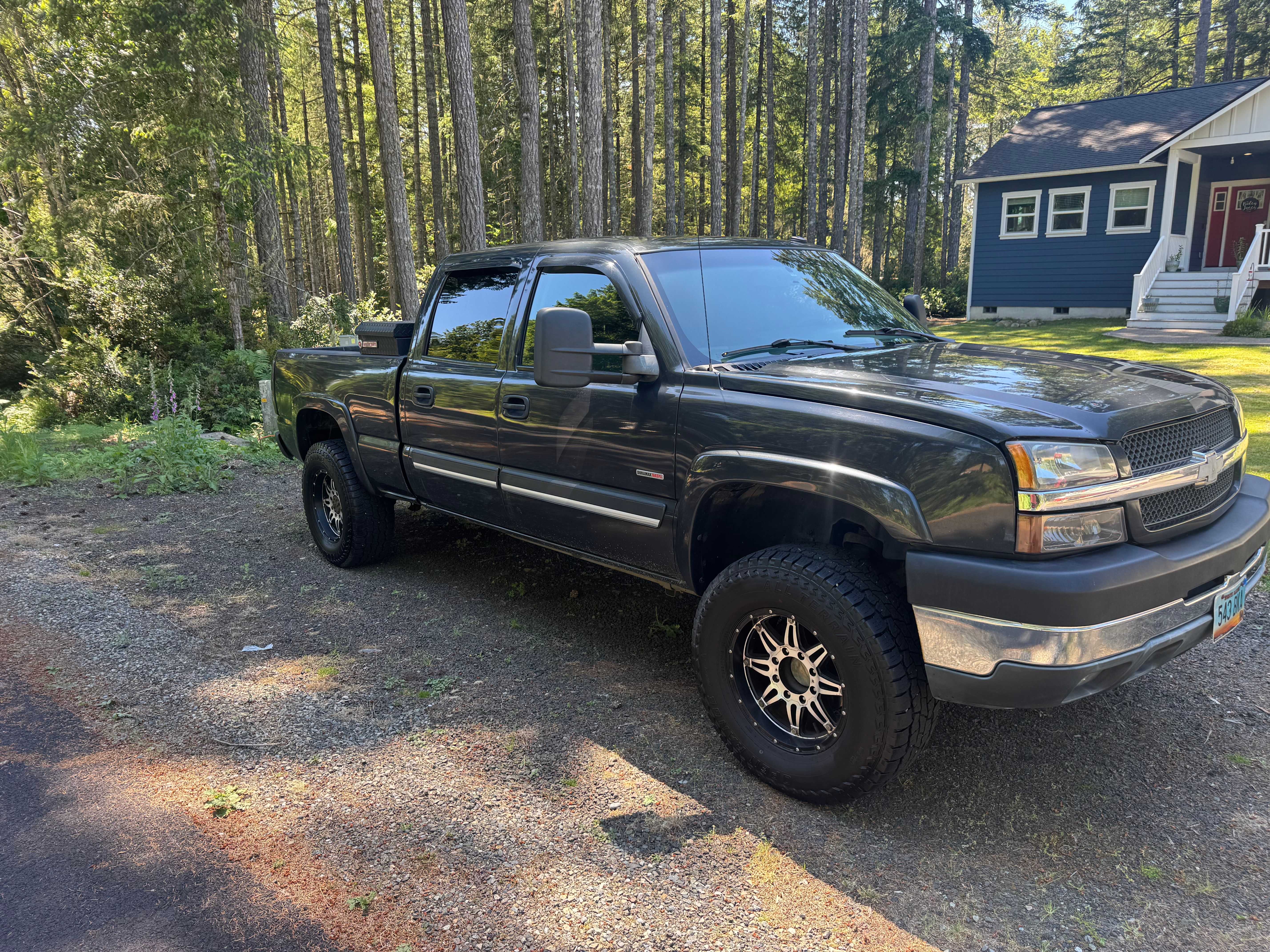 Used 2003 Chevrolet Silverado 2500 LT AWD/4WD image 1