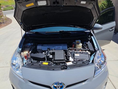 Used 2015 Toyota Prius Two FWD image 21