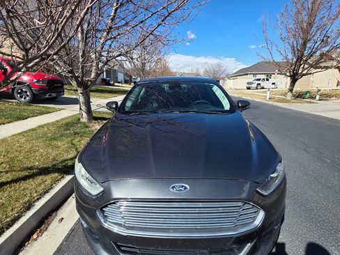 Used 2016 Ford Fusion Titanium image 1
