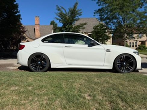 Used 2018 BMW M2 RWD image 2
