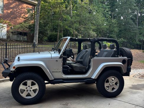 Used 2008 Jeep Wrangler Sahara w/ Dual Top Group image 2
