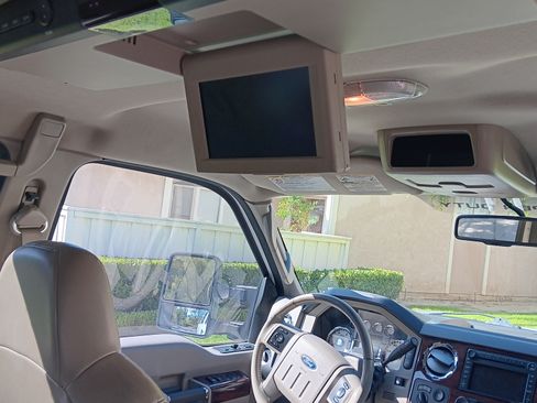 Used 2008 Ford F250 Lariat image 14