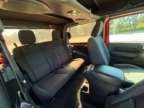 Used 2018 Jeep Wrangler Sport AWD/4WD image 16