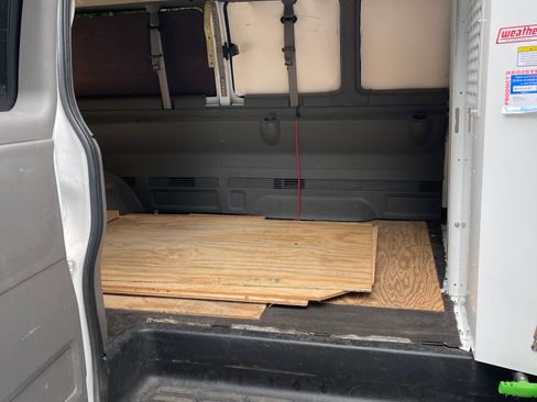 Used 2014 Chevrolet Express 3500 LT w/ LT Preferred Equipment Group image 13