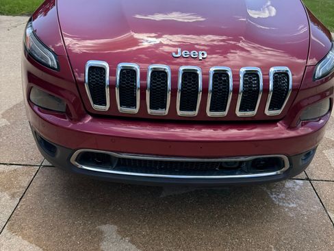 Used 2017 Jeep Cherokee Limited w/ Luxury Group AWD/4WD image 9