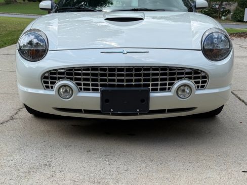 Used 2002 Ford Thunderbird RWD image 2