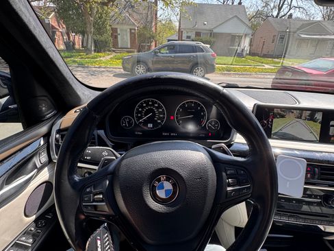 Used 2016 BMW X5 xDrive50i AWD/4WD image 14