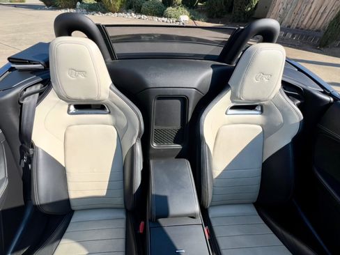 Used 2018 Jaguar F-TYPE R image 6