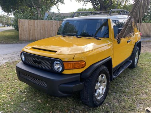 Used 2007 Toyota FJ Cruiser 2WD image 6