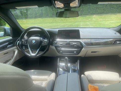 Used 2018 BMW 530e xDrive AWD/4WD image 11