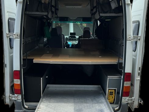 Used 2003 Dodge Sprinter 2500 RWD image 8
