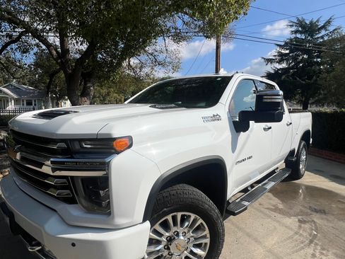 Used 2021 Chevrolet Silverado 2500 High Country w/ Z71 Off-Road Package image 8
