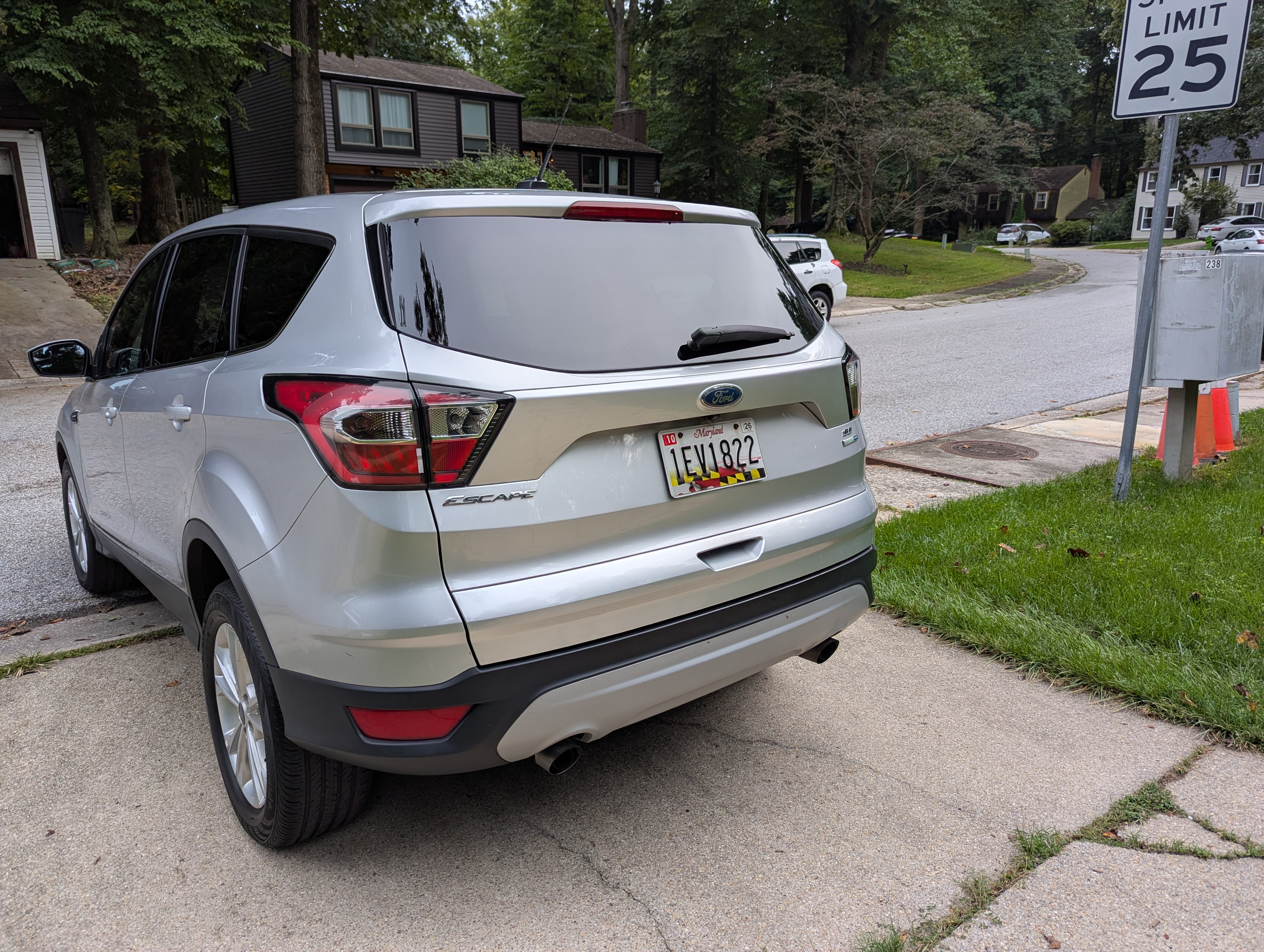 Used 2017 Ford Escape SE AWD/4WD image 8